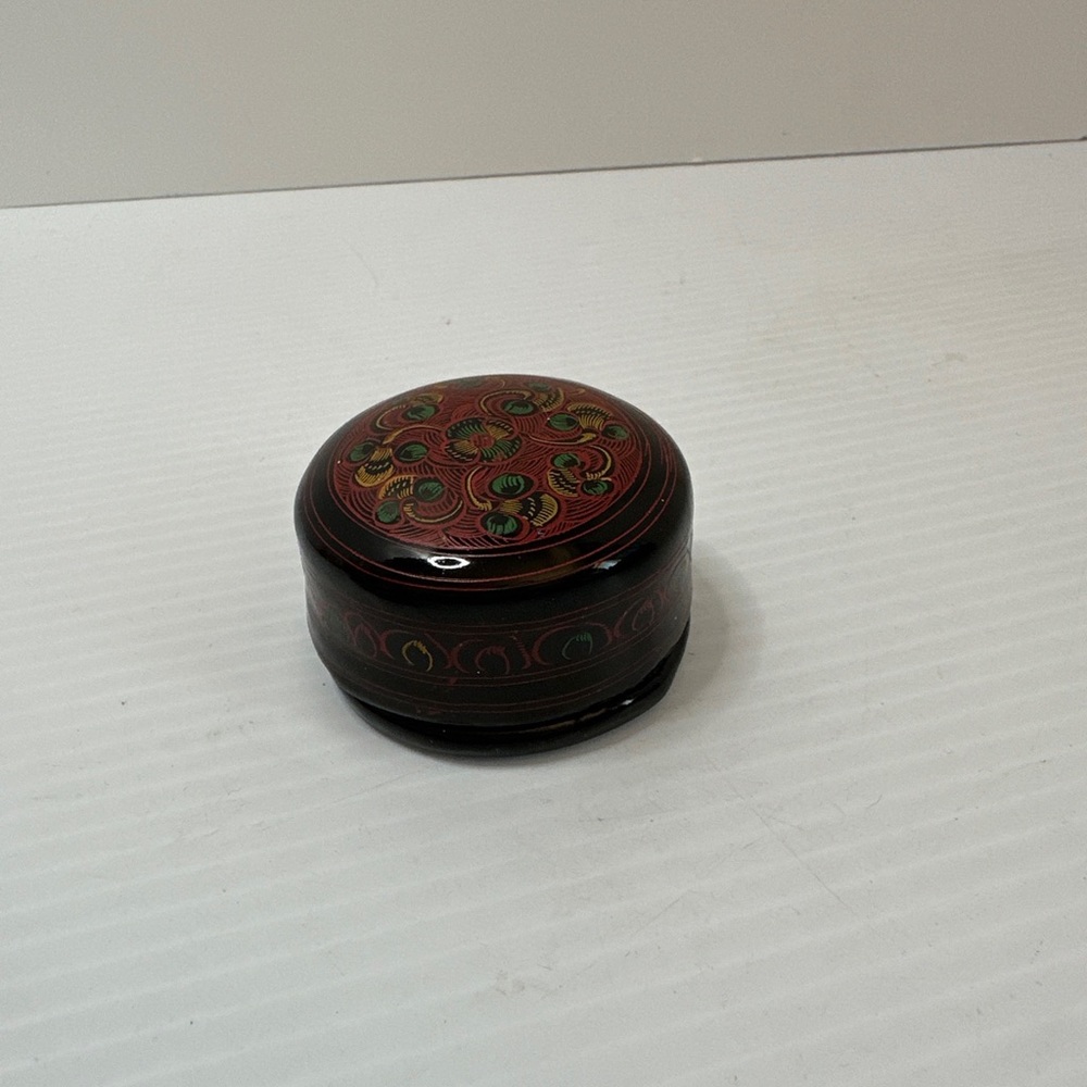 Black Laquer Round Hand Painted Trinket Box